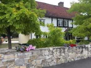 Exterior 4 Heathrow Cottages B&B