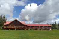 Luar Bangunan Cariboo Log Guest House