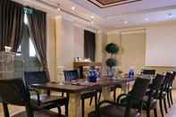 Functional Hall Athenaeum Eridanus Luxury Hotel