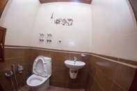 In-room Bathroom Bakuvi Tourist Apartment B095