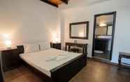 Bedroom 2 Traditional Apartments Madares