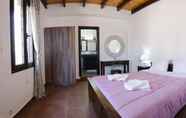 Bedroom 4 Traditional Apartments Madares