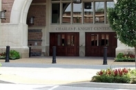 Bangunan The Charles F. Knight Center