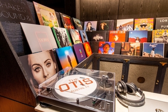 Lobi 4 The Otis Hotel Austin, Autograph Collection