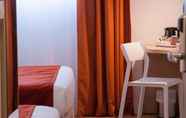 Kamar Tidur 5 Kyriad Montpellier Saint Jean De Vedas