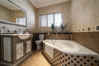 Toilet Kamar Solo Gracia Guest House