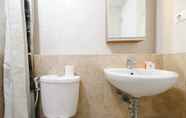 Toilet Kamar 6 2BR Apartment at Silkwood Residence near Gading Serpong