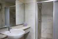 In-room Bathroom Classic 3BR At Braga City Walk Apartment