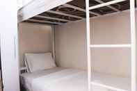 Bilik Tidur Comfy 2BR Apartment at Grand Asia Afrika Residence