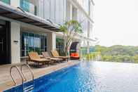 Swimming Pool Cozy 1BR Brooklyn Alam Sutera Apartment