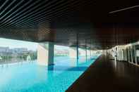 Swimming Pool Modern Studio Menteng Park Apartment