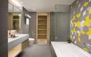 In-room Bathroom 6 Citadines Keqiao Shaoxing