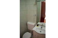 Toilet Kamar Apartments and Rooms Pende