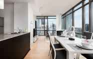 Kamar Tidur 6 elegant condo with panoramic views