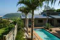 Swimming Pool Villa La Mercy Chalet