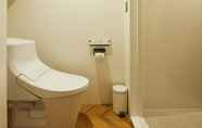 Toilet Kamar 2 HOTEL ORIGO HAKATA - Gion -