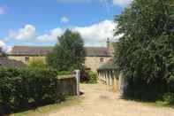 Exterior Hemples Lodge