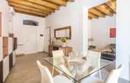 Kamar Tidur 7 Santa Cecilia Luxury Apartments by Wonderful Italy