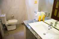 In-room Bathroom Niru Residence