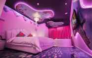 Kamar Tidur 2 Love of Swan Theme Hotel