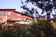 Exterior Alpine hotel cedars