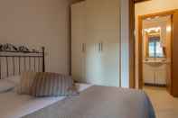 Kamar Tidur Villa Safi Holiday Homes by Wonderful Italy