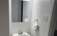In-room Bathroom 6 Nites Inn Motel