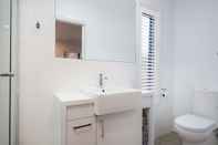 Toilet Kamar Albury Yalandra Apartment 3