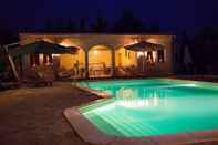 Swimming Pool Casa Go'El