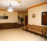 Lobi 6 Luxury Inn