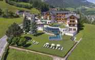 Atraksi di Area Sekitar 4 Alpin & Vital Hotel La Perla