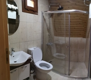 In-room Bathroom 3 Kotit Ayder Bungalov & Restaurant