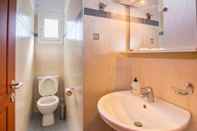 In-room Bathroom Spacious 2 Bedroom House with Fantastic Yard