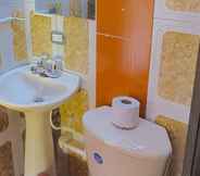 Toilet Kamar 3 Hotel Las Nieves