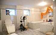 In-room Bathroom 7 Landhotel Eibl