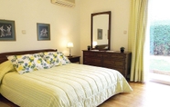 Bilik Tidur 3 Glyfada Spacious Apartment Garden