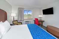 Bedroom Travelodge by Wyndham Lovell/Bighorns