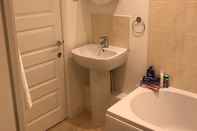 Toilet Kamar UK Apartments