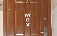 Lobby 5 Mox Downtown Apartman