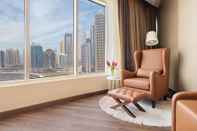 Common Space Radisson Blu Hotel, Dubai Canal View