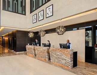 Lobby 2 Radisson Blu Hotel, Dubai Canal View