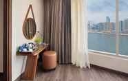 Bedroom 5 Radisson Blu Hotel, Dubai Canal View