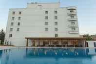 Swimming Pool Mesopotamia Garden Hotel