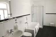 In-room Bathroom W+M Appartement