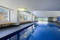 Swimming Pool Spacious 1-Bedroom Apartment With Parking