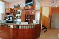 Bar, Kafe dan Lounge Hotel Alba