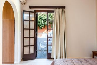 Bedroom 4 Santa Maria Studios & Apartments