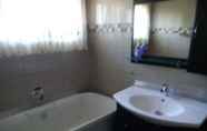 Phòng tắm bên trong 7 The Classio Guest House