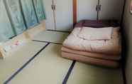 Kamar Tidur 3 Guest House Ioly Osaka - Hostel