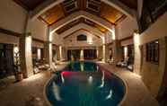 Swimming Pool 6 Predeal Comfort Suites